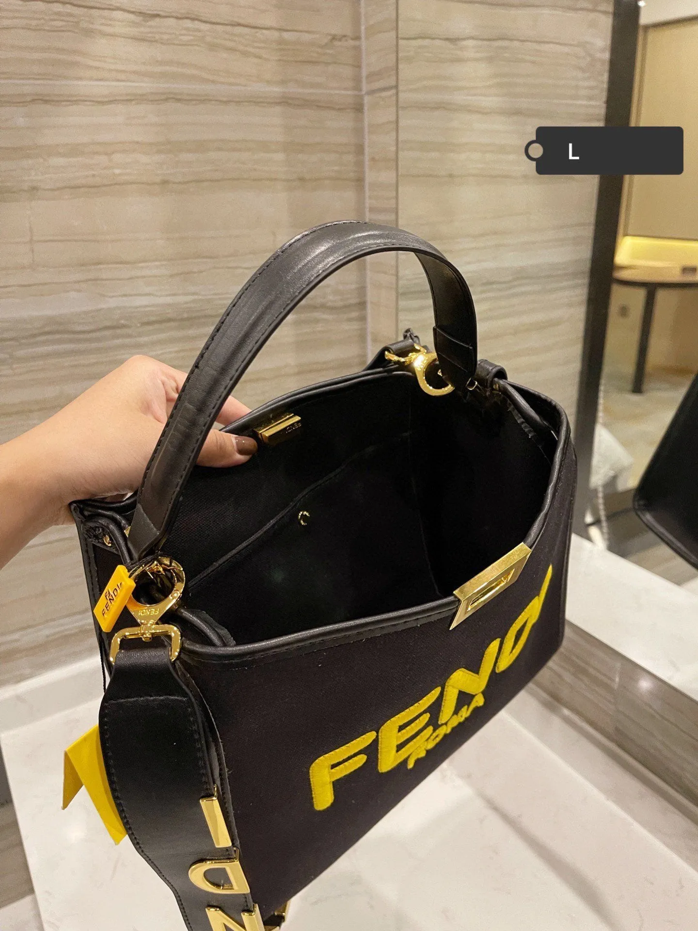 EN   Designer bags by Fendi 195