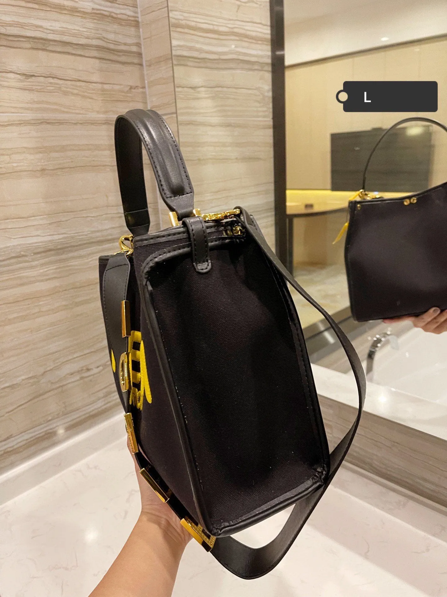 EN   Designer bags by Fendi 195