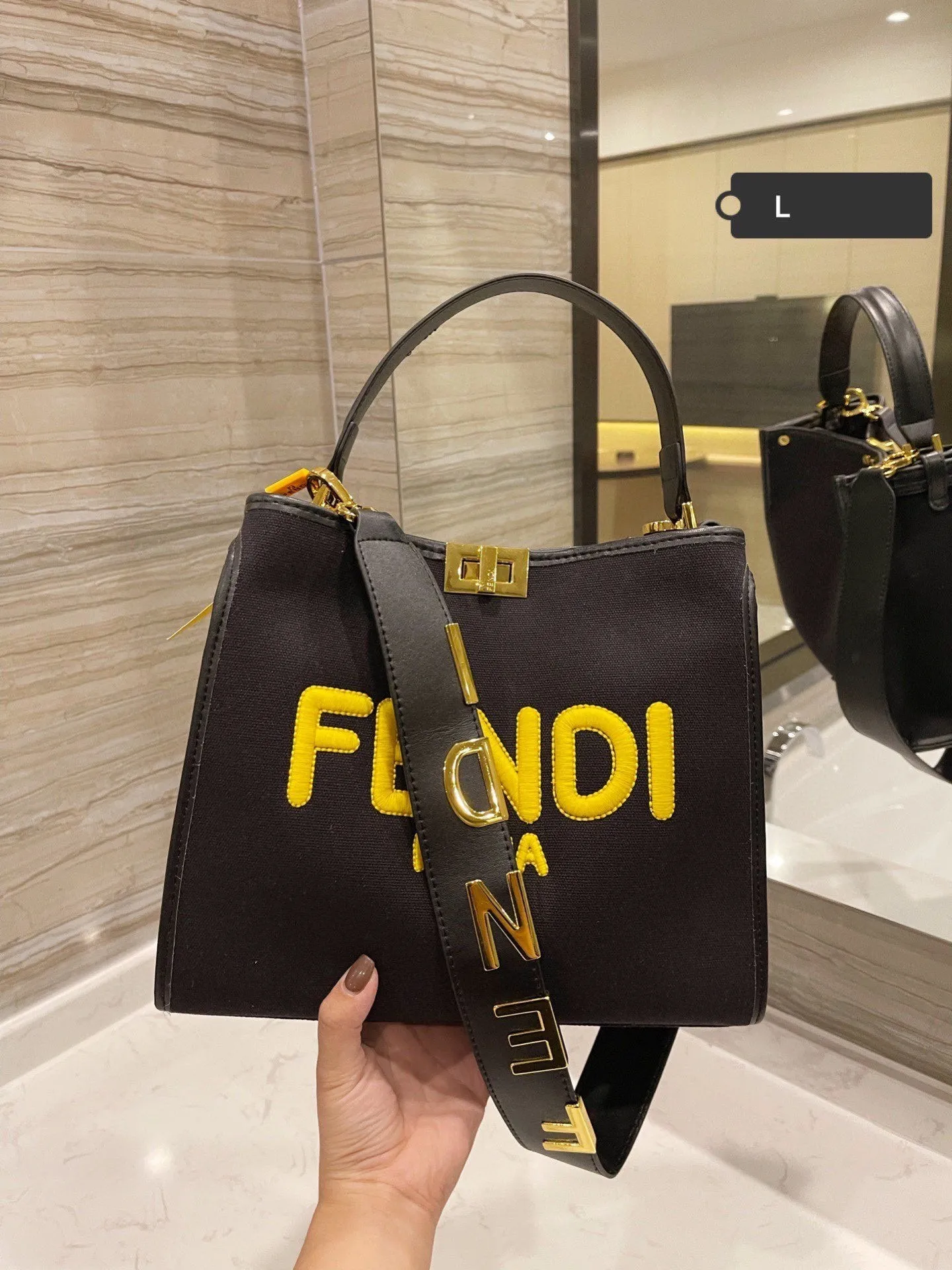 EN   Designer bags by Fendi 195