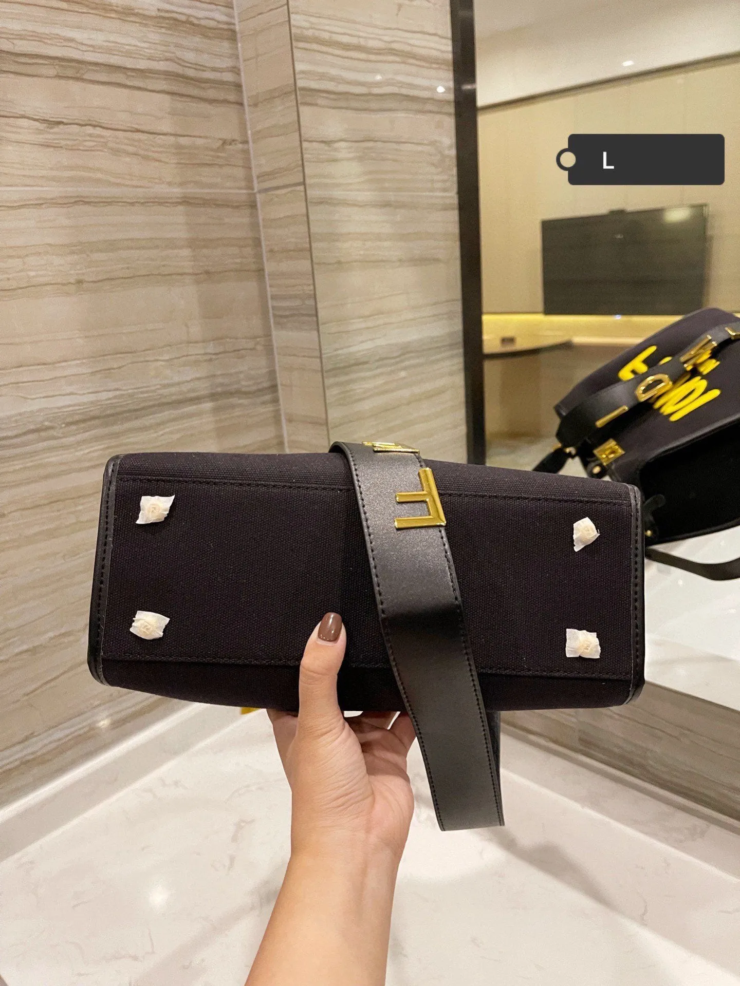 EN   Designer bags by Fendi 195